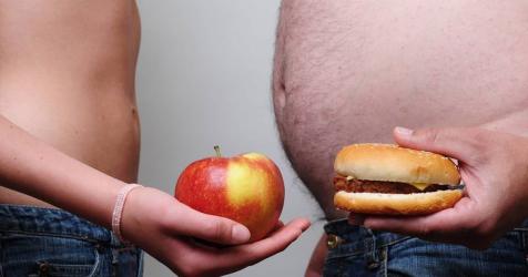 Смартфон увеличивает риск развития ожирения.